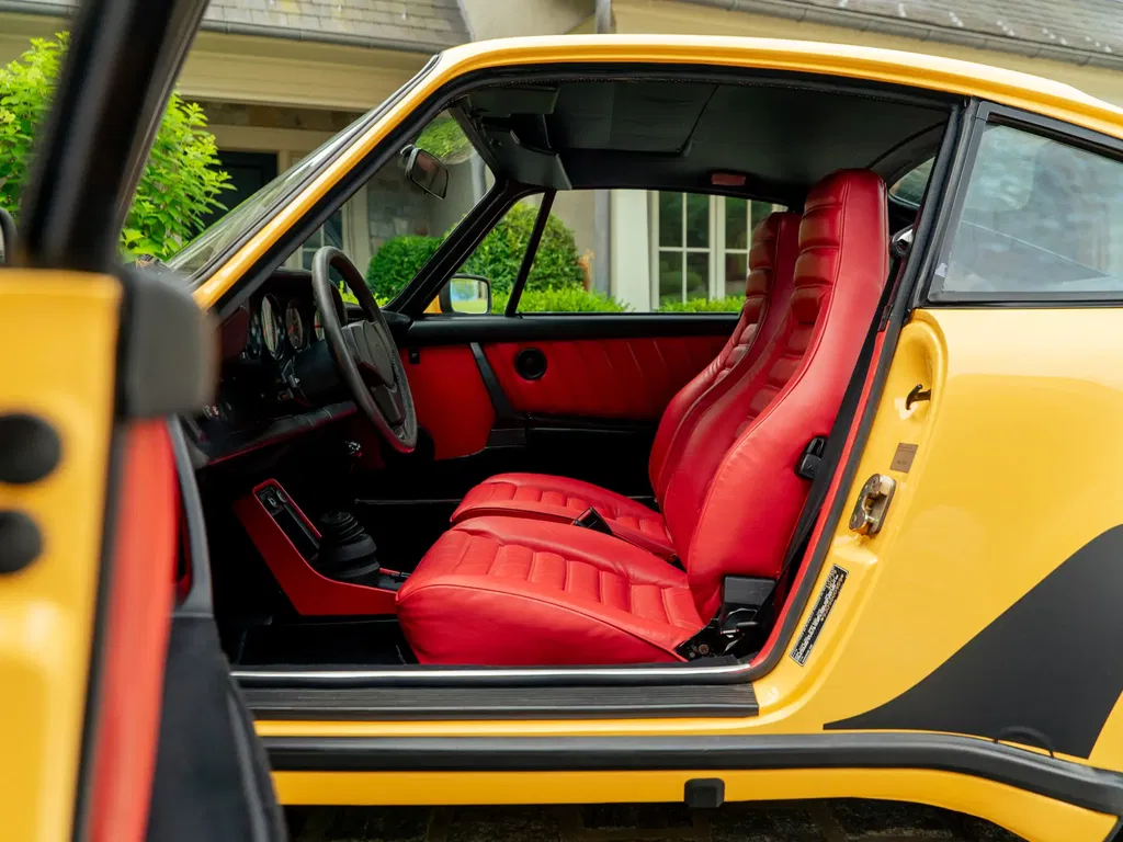 Porsche 911 Turbo 3.3 (US)