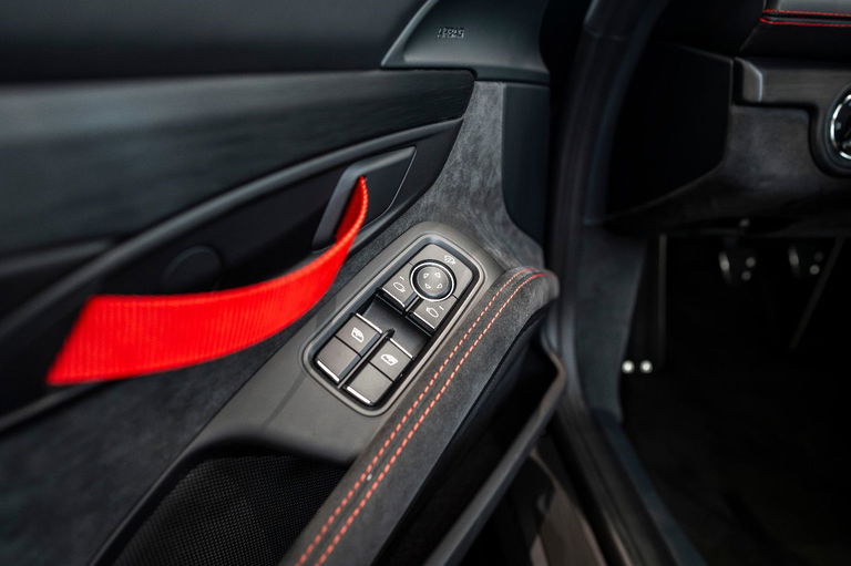 Porsche 718 Cayman GT4