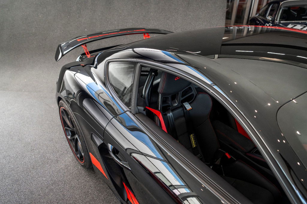 Porsche 718 Cayman GT4