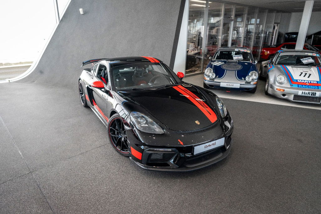 Porsche 718 Cayman GT4