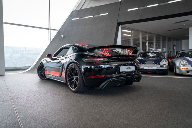 Porsche 718 Cayman GT4