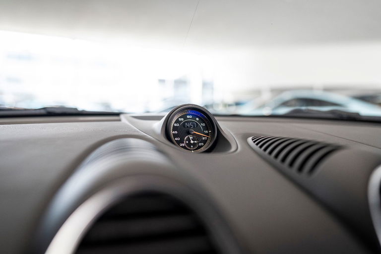 Porsche 718 Cayman GT4