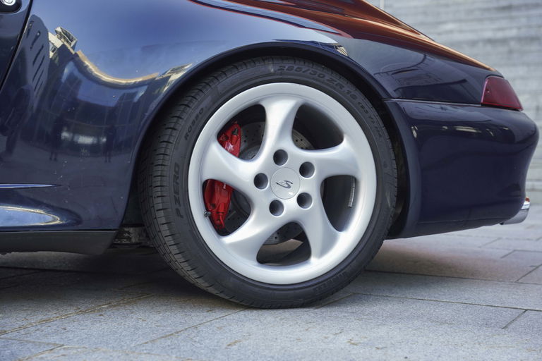 Porsche 993 Carrera 4S