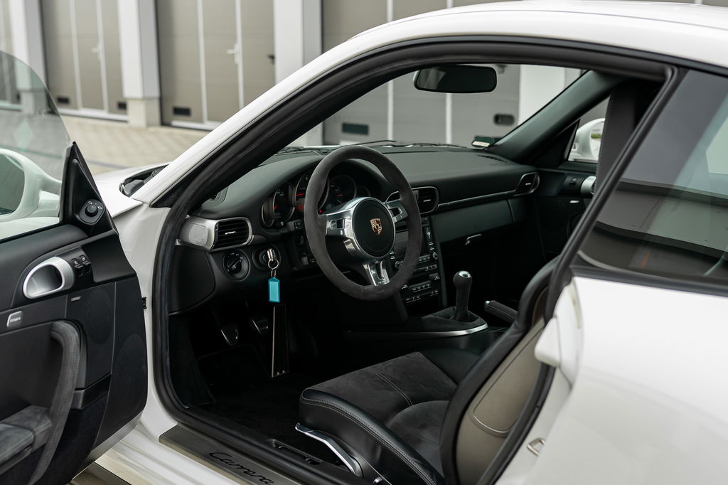 Porsche 997.2 Carrera GTS