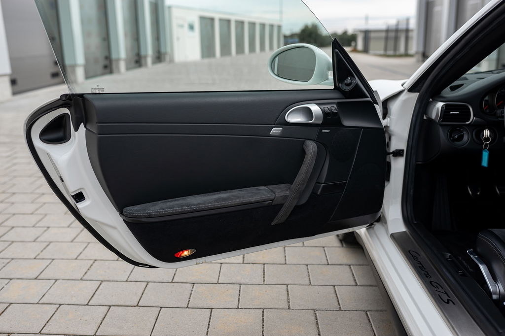 Porsche 997.2 Carrera GTS