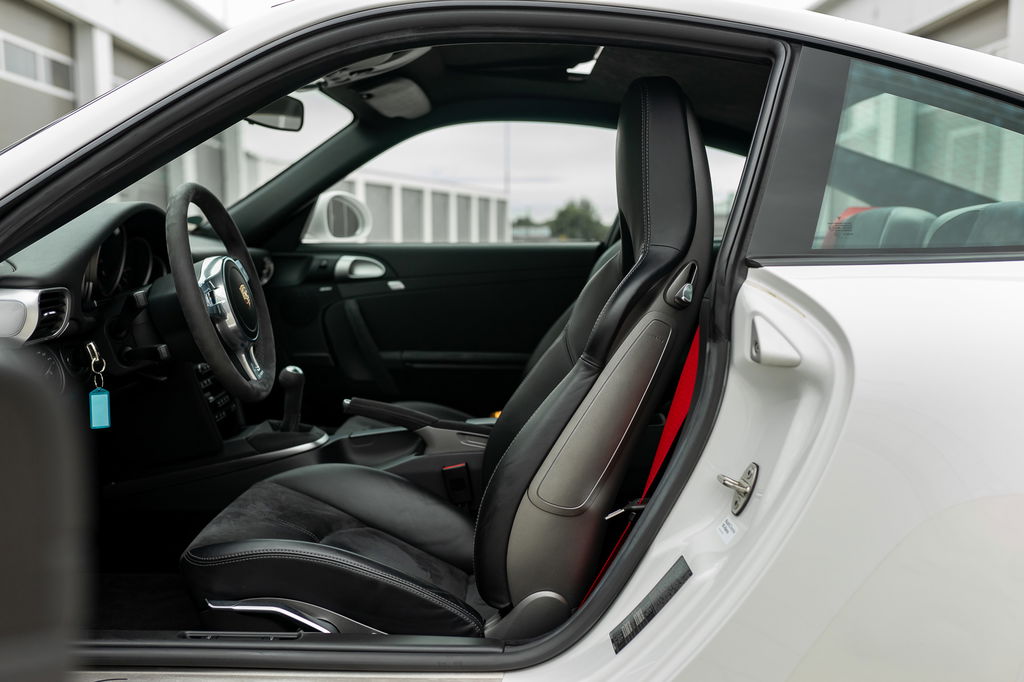 Porsche 997.2 Carrera GTS