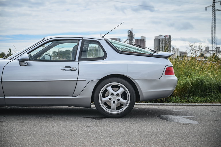 Porsche 968