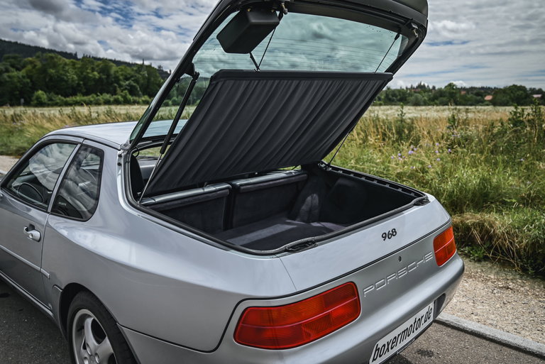 Porsche 968