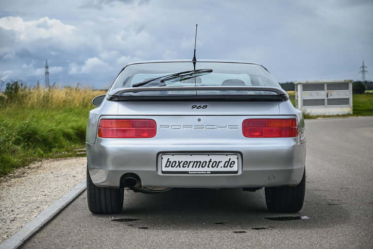 Porsche 968