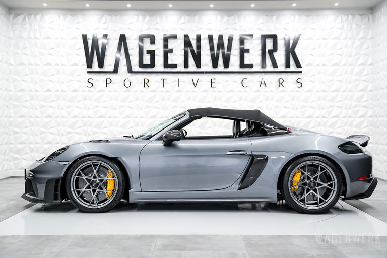 Porsche 718 Spyder RS