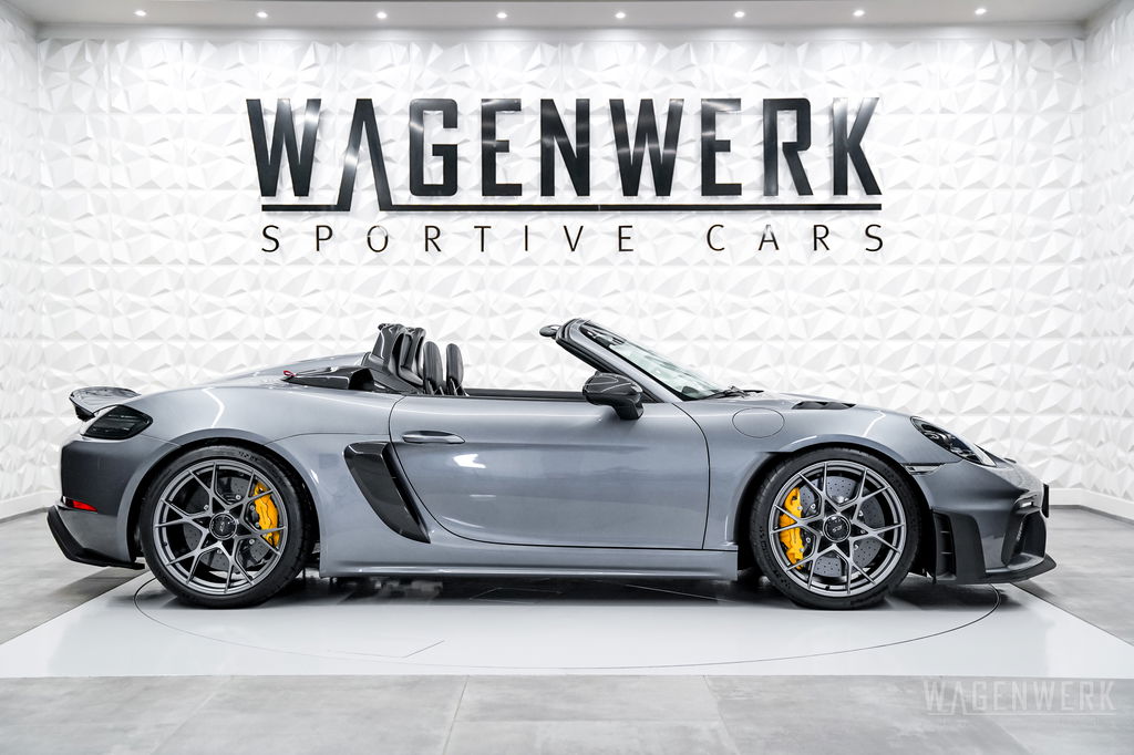 Porsche 718 Spyder RS