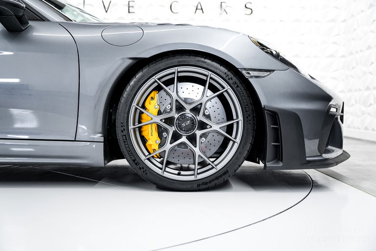 Porsche 718 Spyder RS