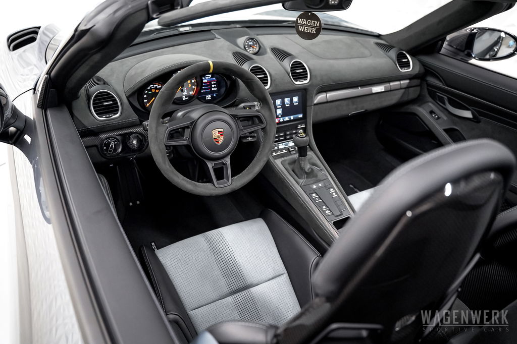 Porsche 718 Spyder RS