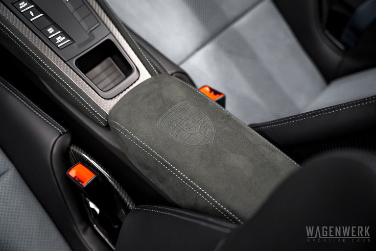 Porsche 718 Spyder RS