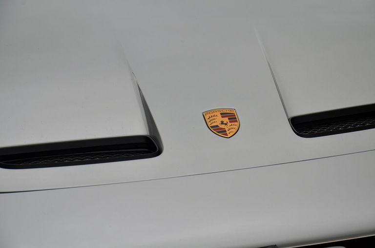 Porsche 992 GT3 Touring