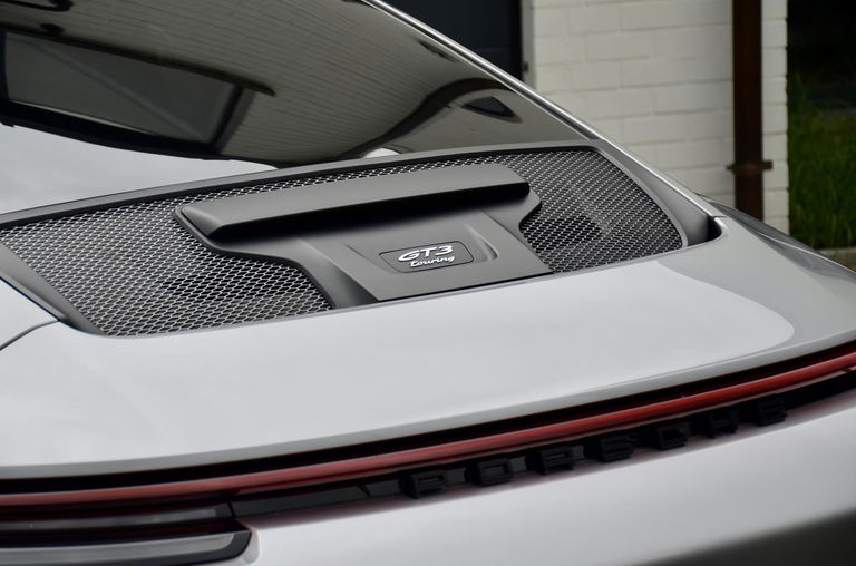 Porsche 992 GT3 Touring