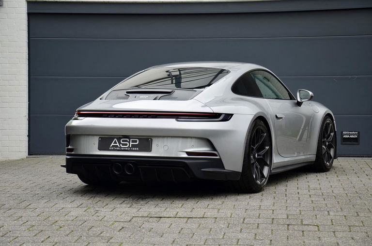 Porsche 992 GT3 Touring