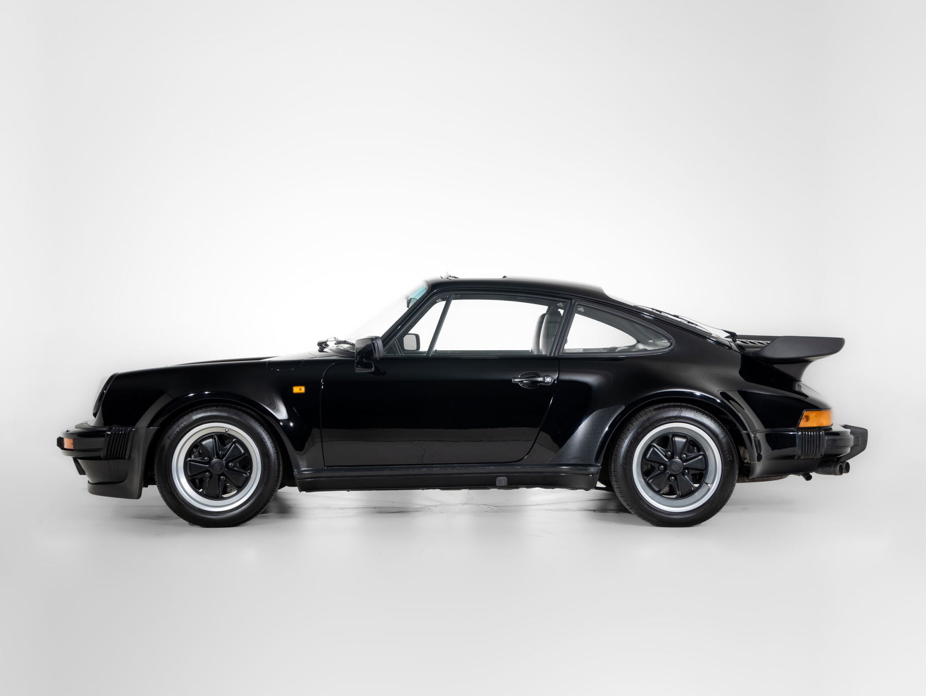 【MAXICHAMPS】Porsche 911 Turbo Black Minichamps Maxichamps Porsche 911 993 Turbo Black 1995 1/43