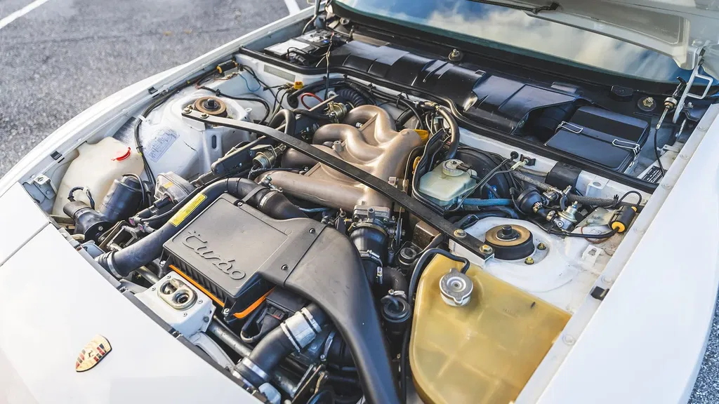 Porsche 944 Turbo Cup