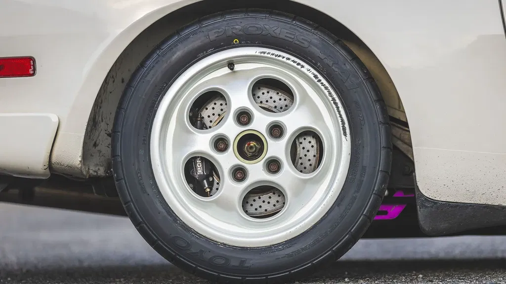 Porsche 944 Turbo Cup