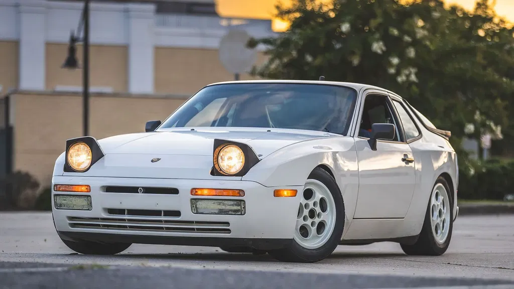 Porsche 944 Turbo Cup