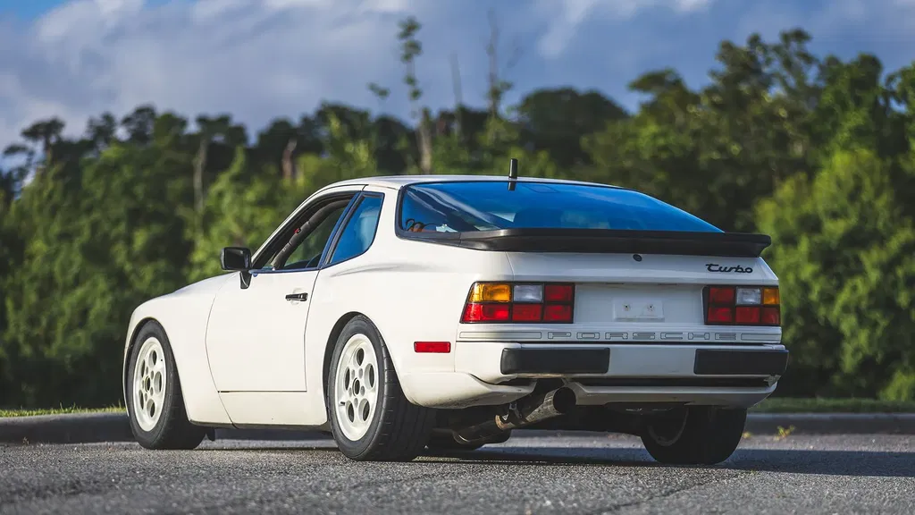 Porsche 944 Turbo Cup