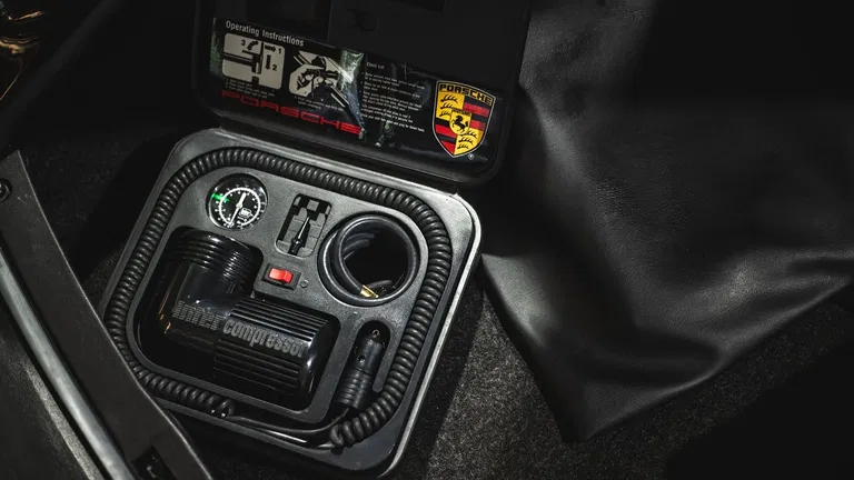 Porsche 911 Carrera 3.2 Speedster (US)