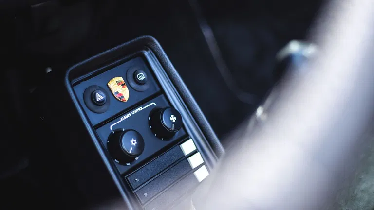 Porsche 911 Carrera 3.2 Speedster (US)