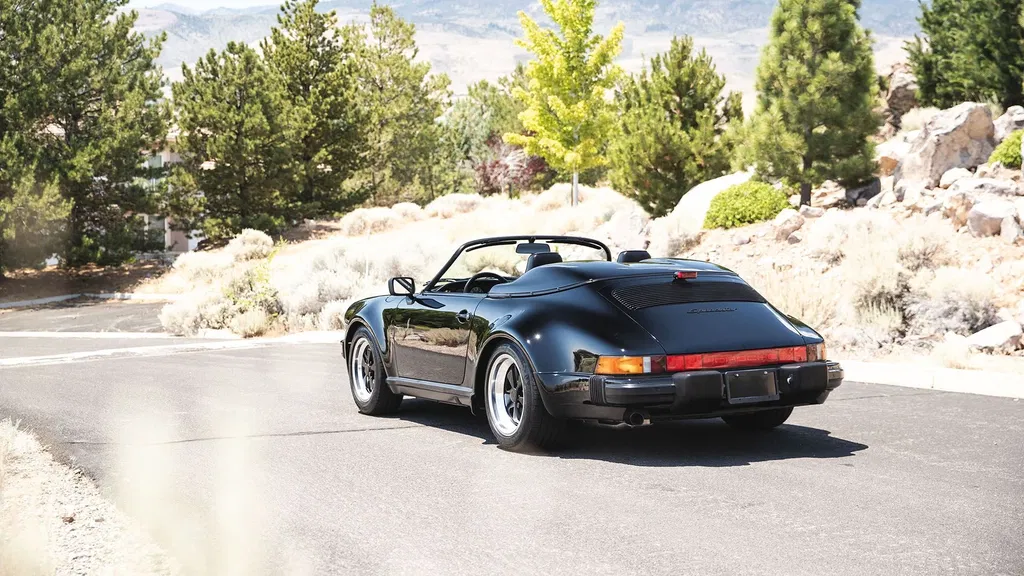Porsche 911 Carrera 3.2 Speedster (US)