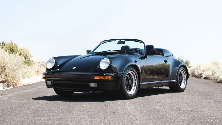 Porsche 911 Carrera 3.2 Speedster 