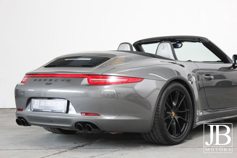 Porsche 991 Carrera 4 GTS