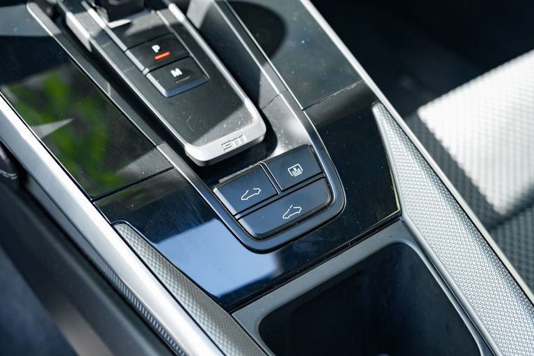 Porsche 992 Carrera 4