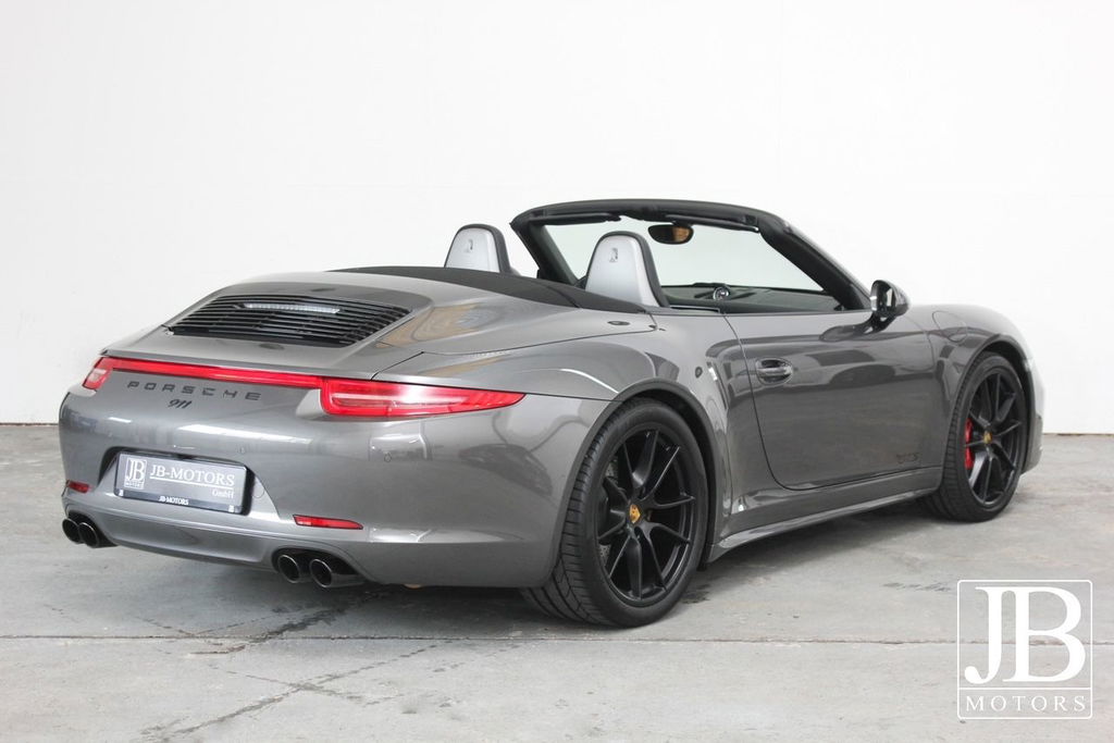 Porsche 991 Carrera 4 GTS