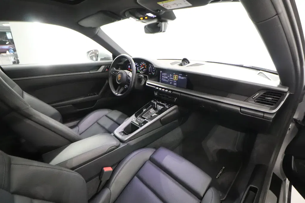 Porsche 992 Carrera 4S