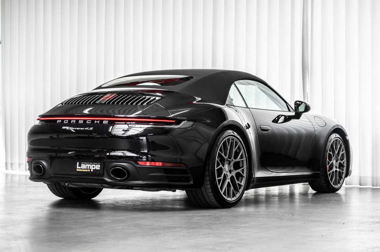 Porsche 992 Carrera 4S