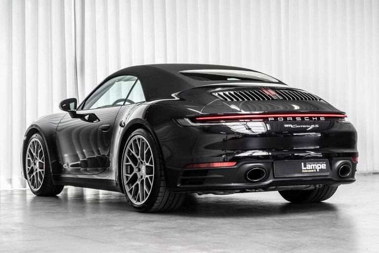 Porsche 992 Carrera 4S