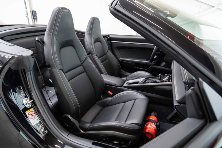 Porsche 992 Carrera 4S