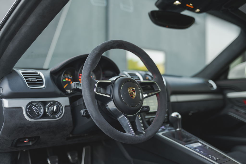 Porsche 981 Cayman GT4