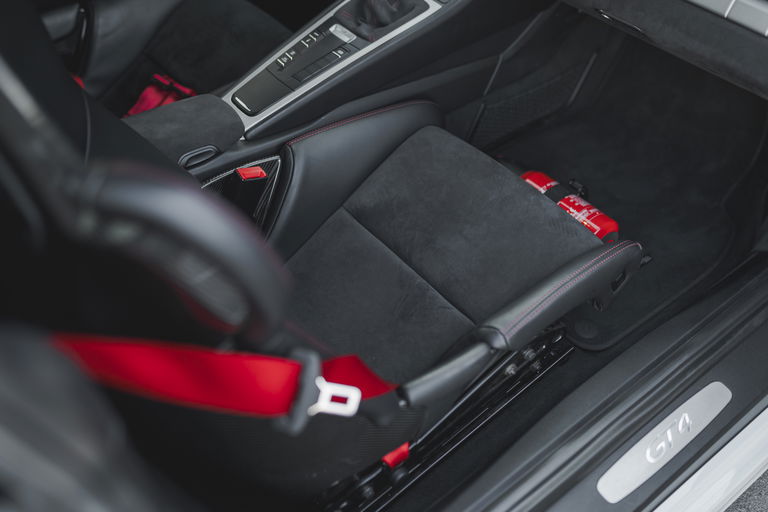 Porsche 981 Cayman GT4