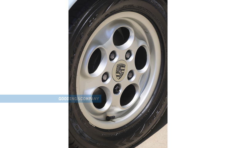 Porsche 911 Carrera 3.2 (US)