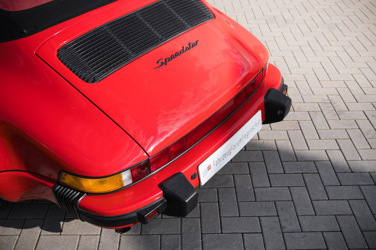Porsche 911 Carrera 3.2 Speedster