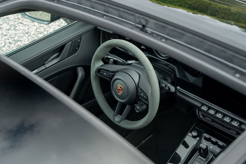 Porsche 992 Carrera T