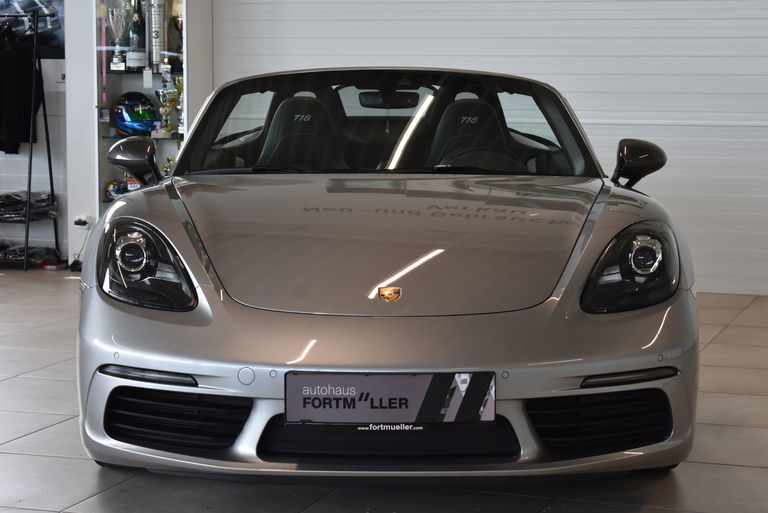 Porsche 718 Boxster T