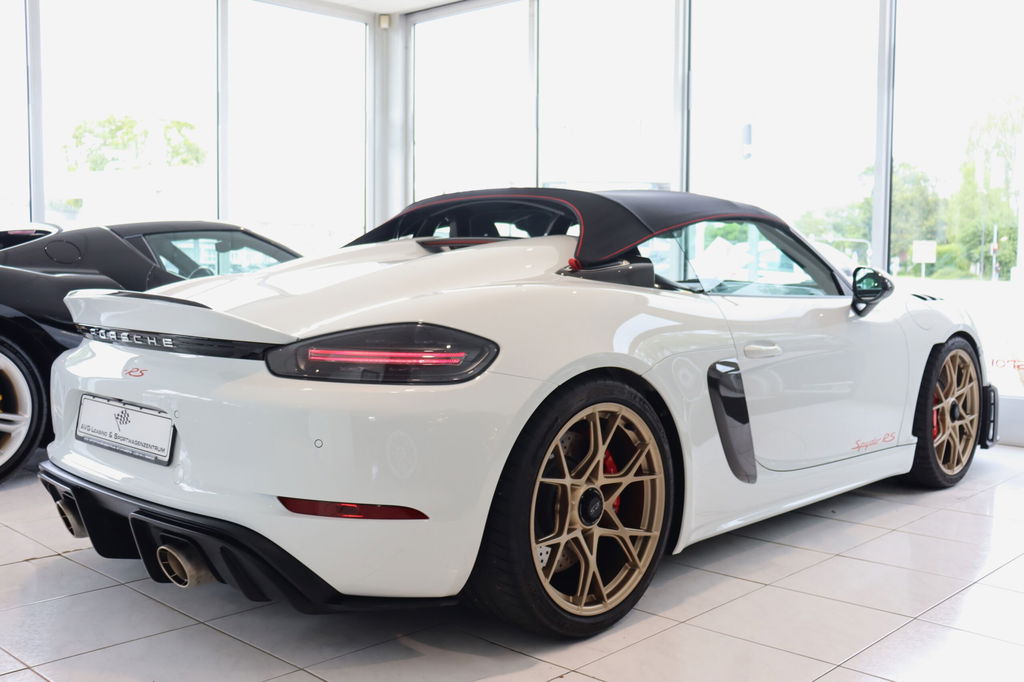 Porsche 718 Spyder RS