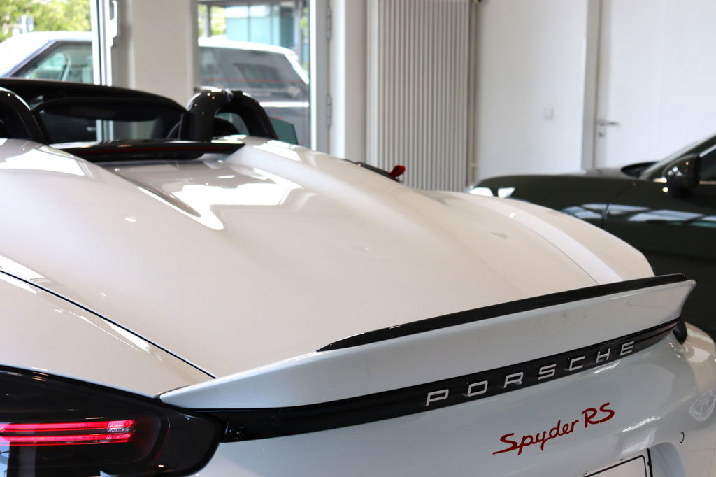 Porsche 718 Spyder RS