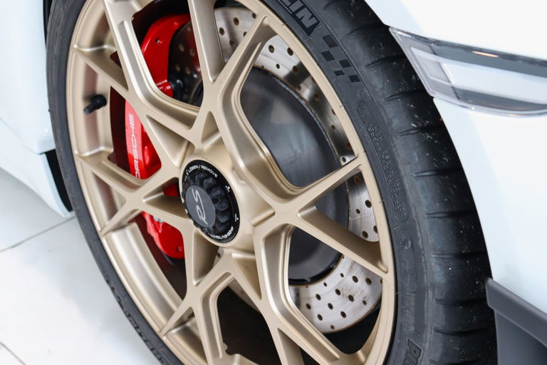 Porsche 718 Spyder RS