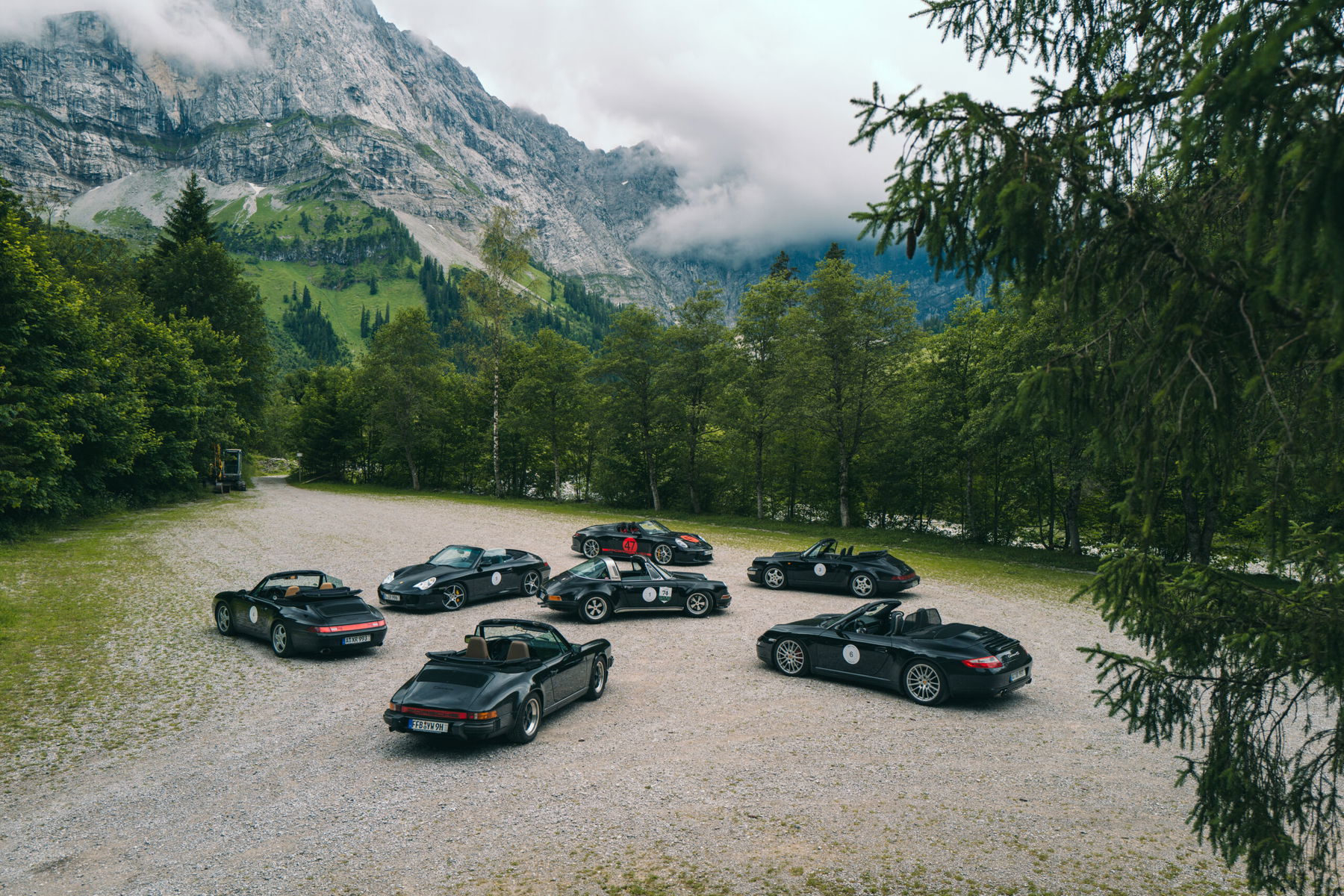 Wir fahren alle Elfer auf einen Schlag – Die Tour of Legends von World of Driving