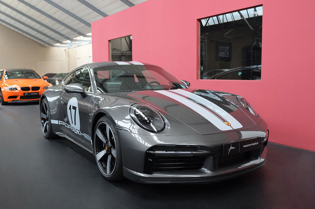 Porsche 992 Sport Classic