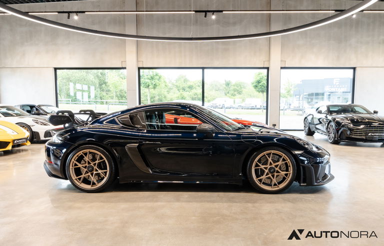 Porsche 718 Cayman GT4 RS