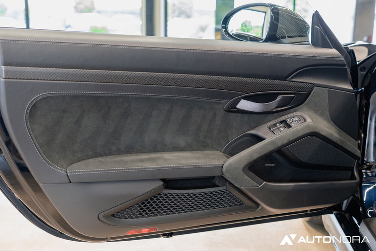 Porsche 718 Cayman GT4 RS